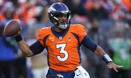Los Denver Broncos envían a la banca a Russell Wilson, su quarterback estelar