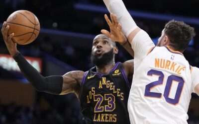 LeBron James lidera triunfo de Lakers ante Suns; enfrentarán a Pelicans en semis de la Copa NBA