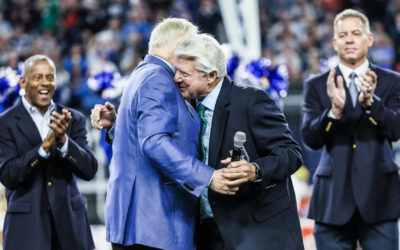 Jimmy Johnson, inducido al Anillo de Honor de los Cowboys tras distanciarse 30 años de Jerry Jones