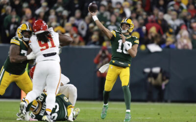 Packers hilvanan tres triunfos al superar 27-19 a Chiefs con tres pases de TD de Jordan Love