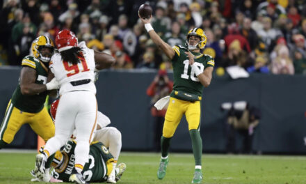 Packers hilvanan tres triunfos al superar 27-19 a Chiefs con tres pases de TD de Jordan Love