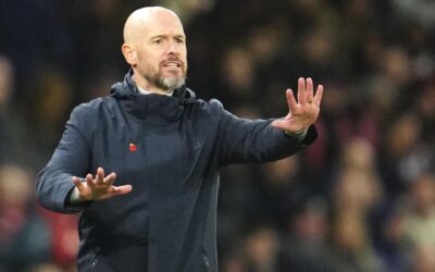Man United expulsa a reporteros tras notas sobre los problemas del técnico Erik ten Hag