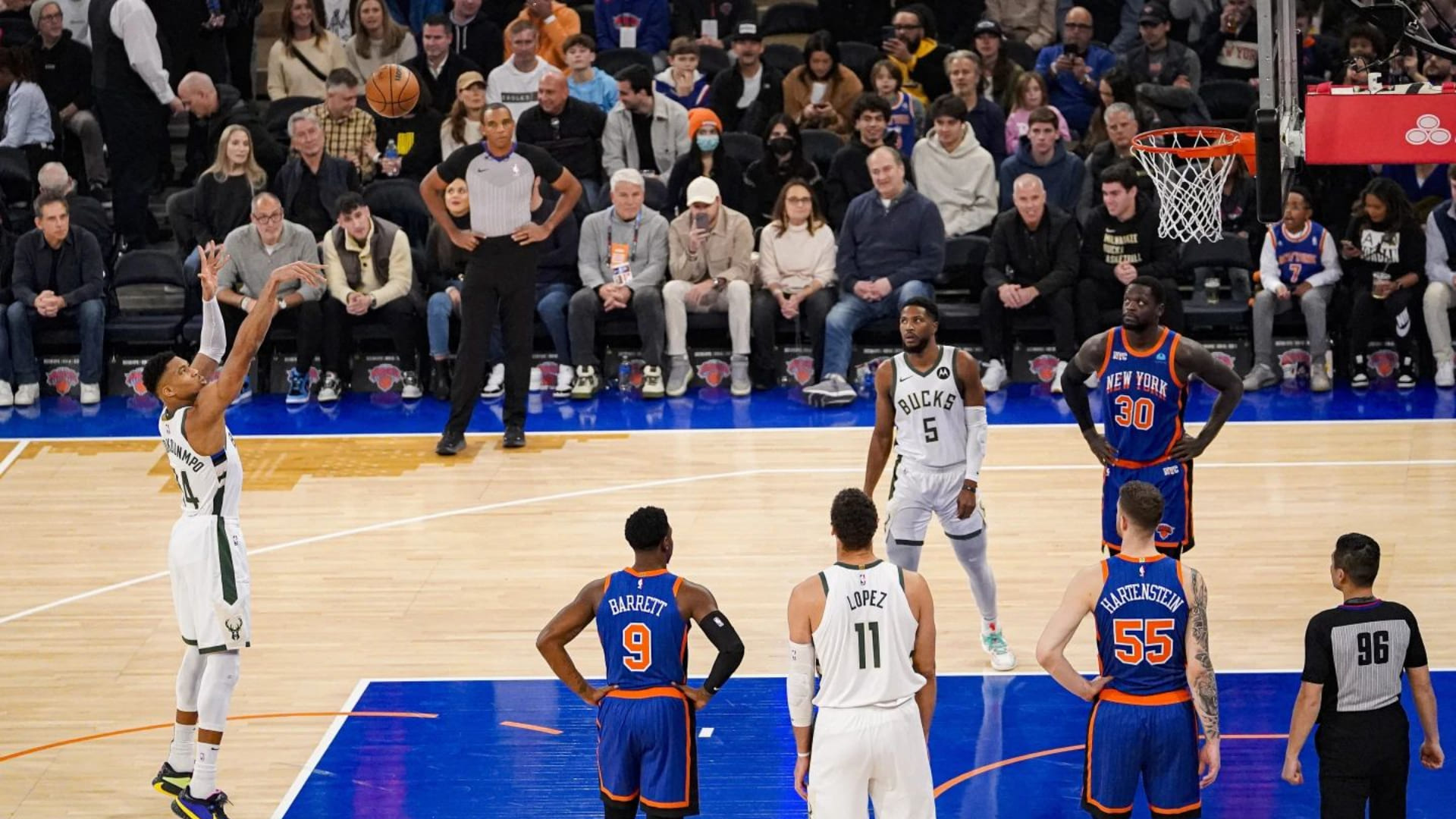 Bucks continúan racha de victorias ante Knicks