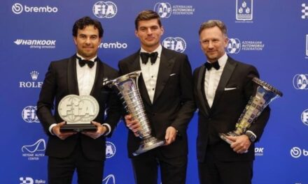 F1: Verstappen recoge su premio de campeón 