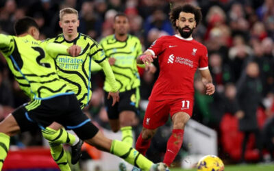 El Arsenal resiste y sale líder de Anfield