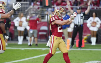 McCaffrey anota tres TDs y 49ers aplastan 45-29 a Cardinals con su sexto triunfo al hilo