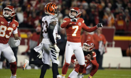 Butker atina 6 goles de campo; Chiefs ganan título del Oeste de la AFC, al vencer a Bengals, 25-17