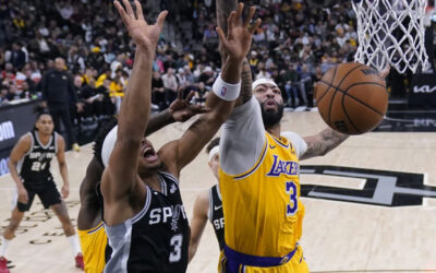 Davis ayuda a que Lakers derroten a Spurs pese a ausencia de LeBron