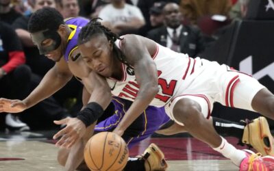DeMar DeRozan conduce a Bulls a triunfo 124-108 sobre Lakers