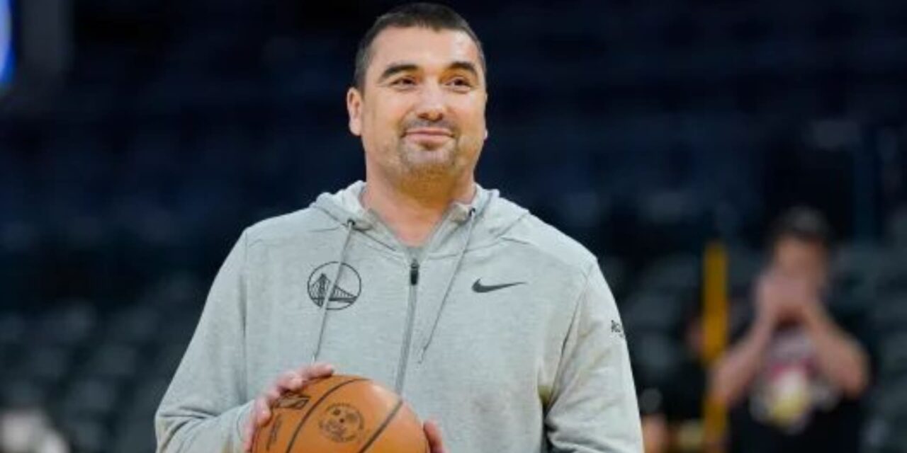 El entrenador asistente de los Warriors, Dejan Milojevic, 46, murió el miércoles tras sufrir un infarto