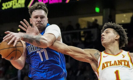 Doncic fija récord de franquicia con 73 puntos, y Mavericks superan a Hawks, 148-143