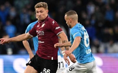Napoli recibe un respiro con triunfo 2-1 ante el Salernitana en el derbi regional