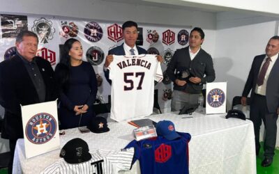 Los prospectos Esteban Romero y Josué Valencia se aprestan para iniciar su carrera profesional con Astros de Houston