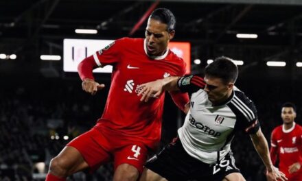 Díaz anota y Liverpool avanza a la final de la Copa de la Liga, donde enfrentará a Chelsea