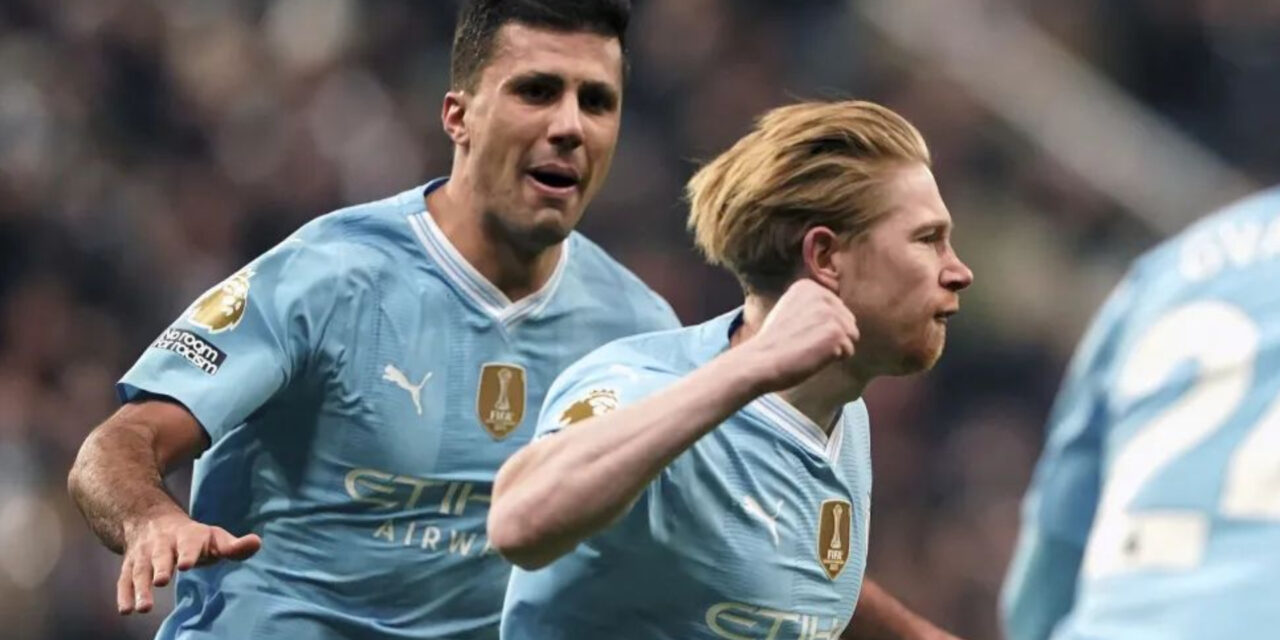 De Bruyne regresa y lidera victoria del Manchester City 3-2 ante Newcastle