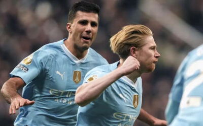 De Bruyne regresa y lidera victoria del Manchester City 3-2 ante Newcastle