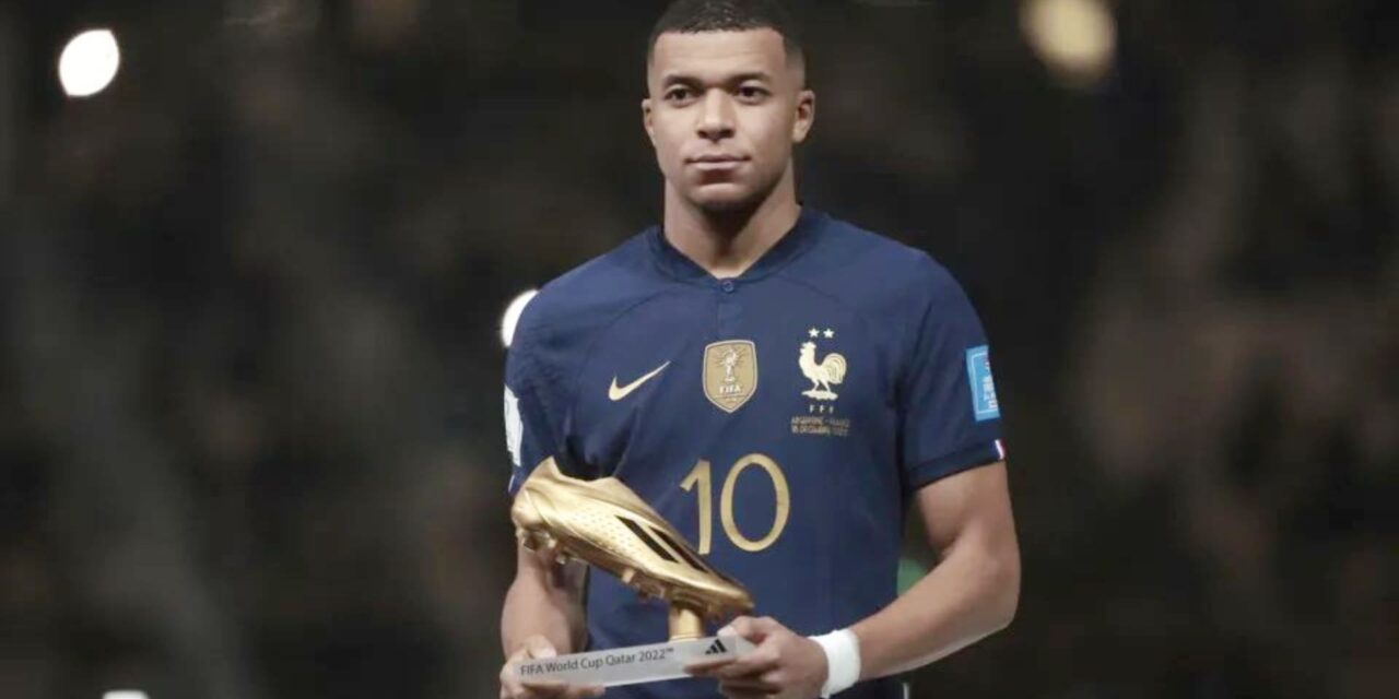 El entorno de Mbappé niega que el jugador haya firmado nada para el futuro