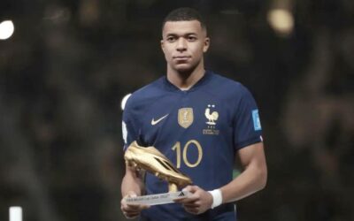 El entorno de Mbappé niega que el jugador haya firmado nada para el futuro