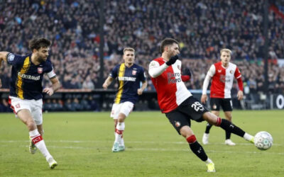 Giménez se topa con Unnerstall; el Feyenoord con el Twente