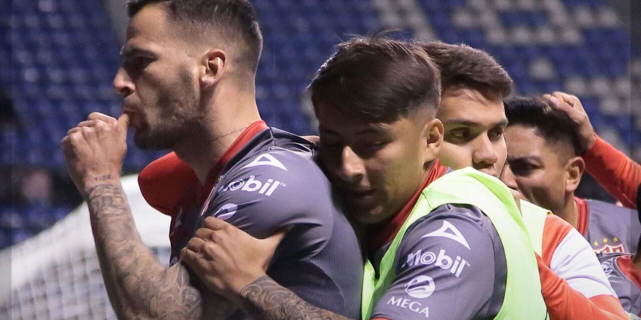 Necaxa remonta y se impone al Puebla