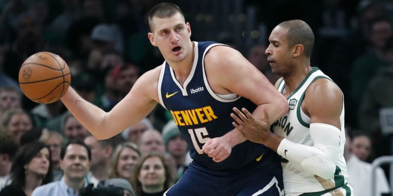 Murray y Jokic guían a Nuggets a triunfo 102-100 ante Celtics, que pierden el invicto en casa