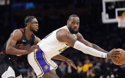 Russel y James dominan el último cuarto en triunfo 134-110 sobre los Trail Blazers