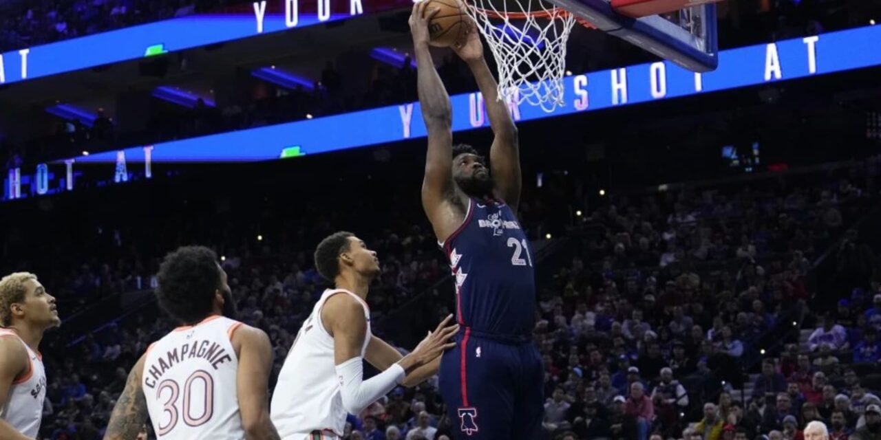 Joel Embiid establece récord para la franquicia con 70 puntos en triunfo de 76ers sobre Spurs