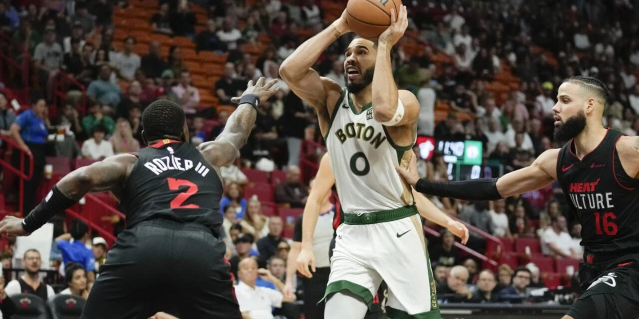 Con una remontada tardía y 26 puntos de Tatum, Celtics se imponen 110-106 al Heat