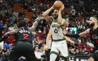 Con una remontada tardía y 26 puntos de Tatum, Celtics se imponen 110-106 al Heat
