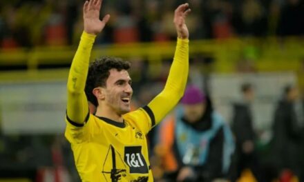 El Dortmund sonríe ante el Friburgo en el regreso de Mateu Morey