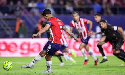 ‘Pocho’ Guzmán da triunfo a Chivas  ante San Luis
