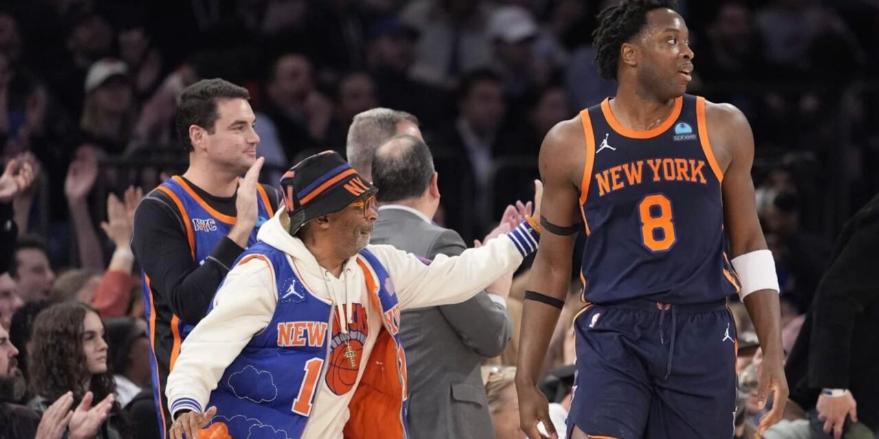 Anunoby regresa, Hart firma un triple-doble y Knicks superan 106-79 a 76ers