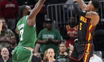 Murray anota 44 puntos y atina tiro ganador en la prórroga; Hawks superan 123-122 a Celtics