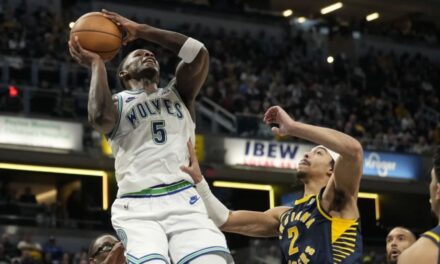 Edwards anota 44 puntos y logra tapa espectacular; Wolves se imponen a Pacers