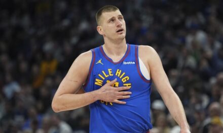 Con 35 puntos de Jokic, Nuggets evitan la remonta de Timberwolves para ganar 115-112