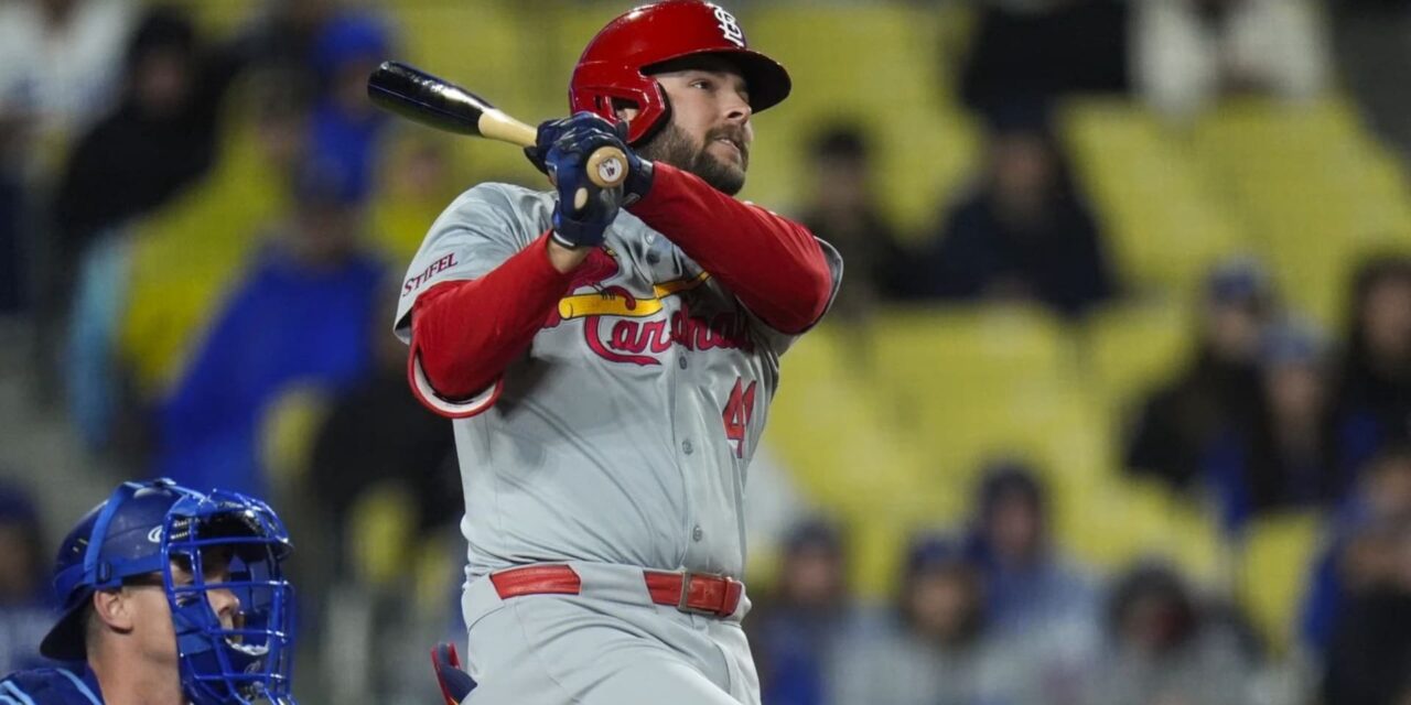 Cardenales superan a Dodgers en 10 innings