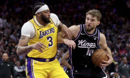Kings barren a Lakers en serie de cuatro juegos de temporada regular al imponerse 120-107