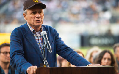Falleció Larry Lucchino, vital en auge de estadios ‘retro’ y resurgir de Red Sox y Padres