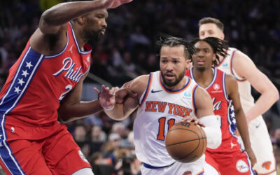 Knicks se imponen 111-104 a 76rs en su 1er encuentro de playoffs