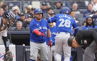 Con jonrón de Clement, Azulejos vencen 3-0 a Yankees en el primer juego de Nueva York en casa