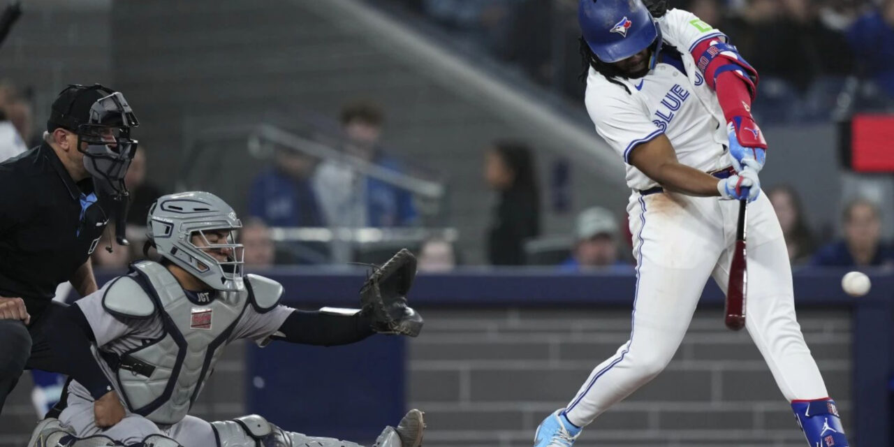 Azulejos ganan 5-4, a los Yankees que pierden la primera serie esta temporada