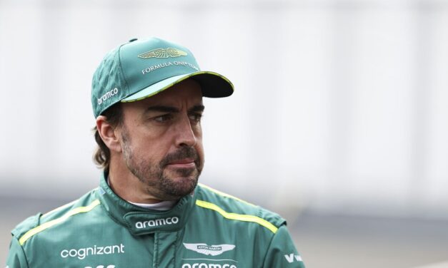 Fernando Alonso firma contrato multianual con Aston Martin en la F1