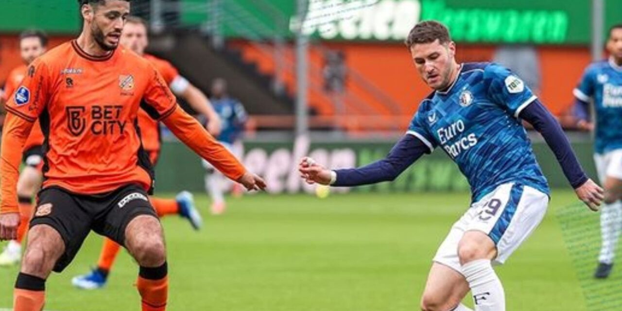 Giménez no estuvo fino y Feyenoord empató