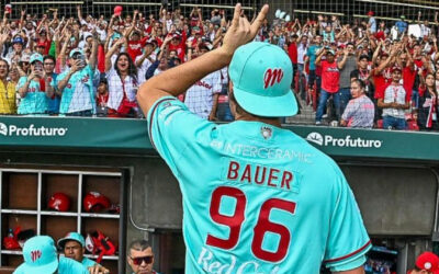 Trevor Bauer iguala marca en la Liga Mexicana de Béisbol con 9 ponches consecutivos