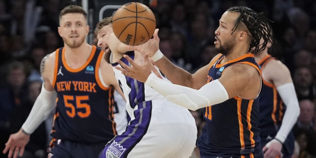 Brunson y Hart conducen a Knicks a remontada para cortar racha a Kings