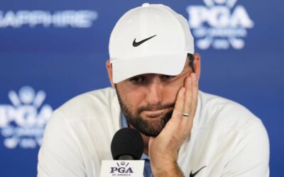 Scheffler sigue en la lucha en Campeonato de la PGA, incluso tras arresto