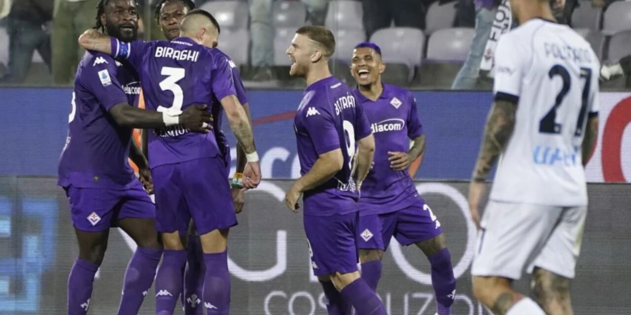 Fiorentina iguala con Napoli, que ahora podrá ser cuando mucho 8vo en Italia