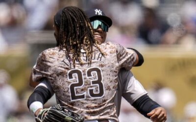 Padres arman rally de cuatro en la sexta entrada para derrotar 5-2 a los Yankees para evitar barrida