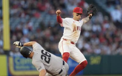 Ward conecta doble de 2 carreras en la 8va para que Angelinos superen a Yankees