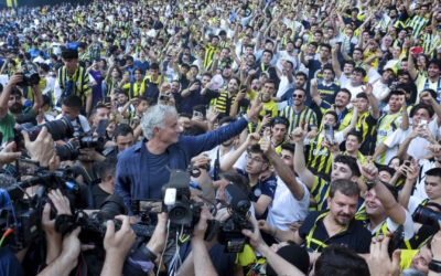 Fenerbahce ficha a Mourinho como técnico para acabar una década sin títulos
